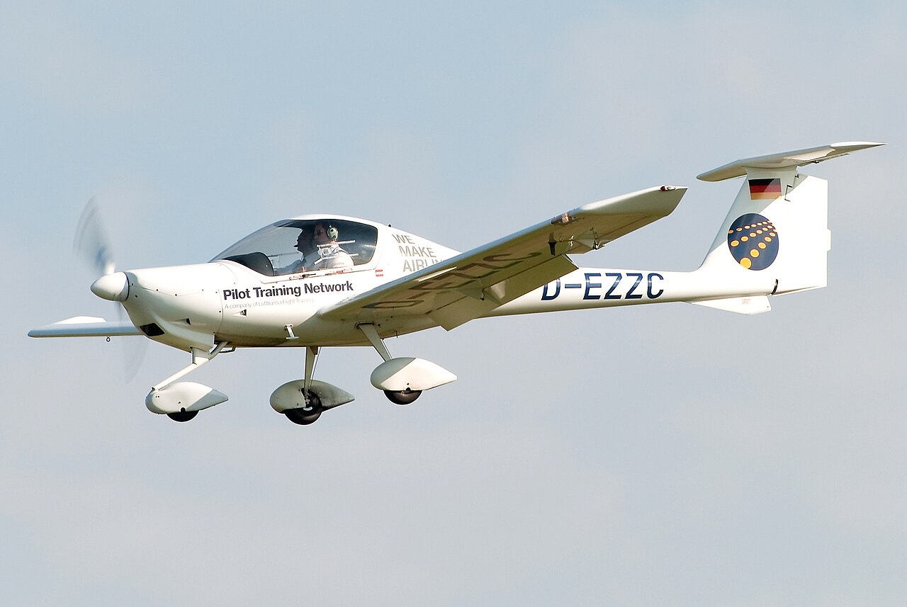 Diamond DA20 Katana aircraft photograph