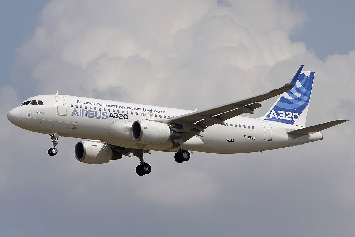Airbus A320ceo aircraft photograph