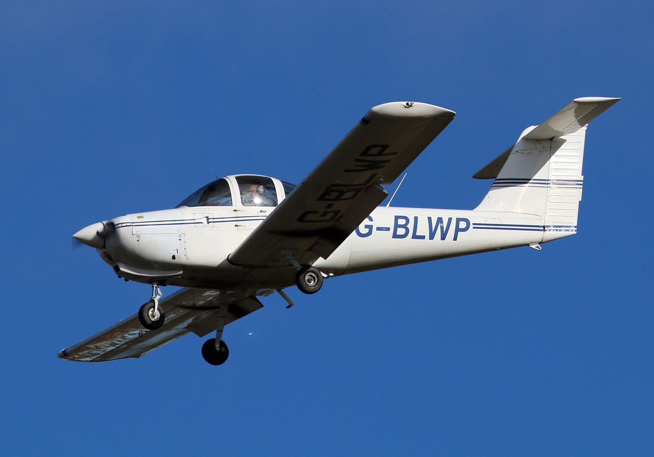 Piper PA-38 Tomahawk aircraft photograph