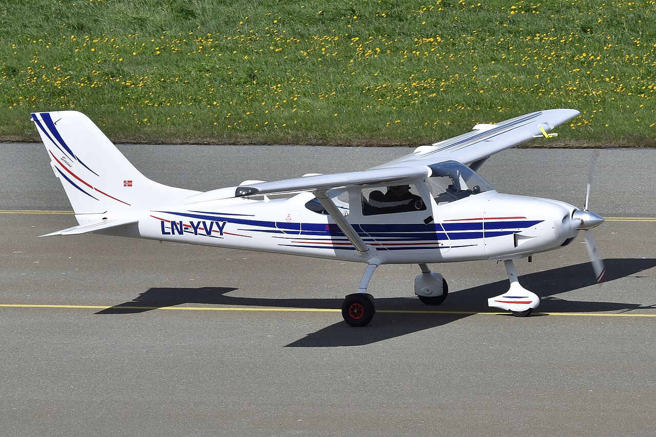TL3000 Sirius aircraft photograph