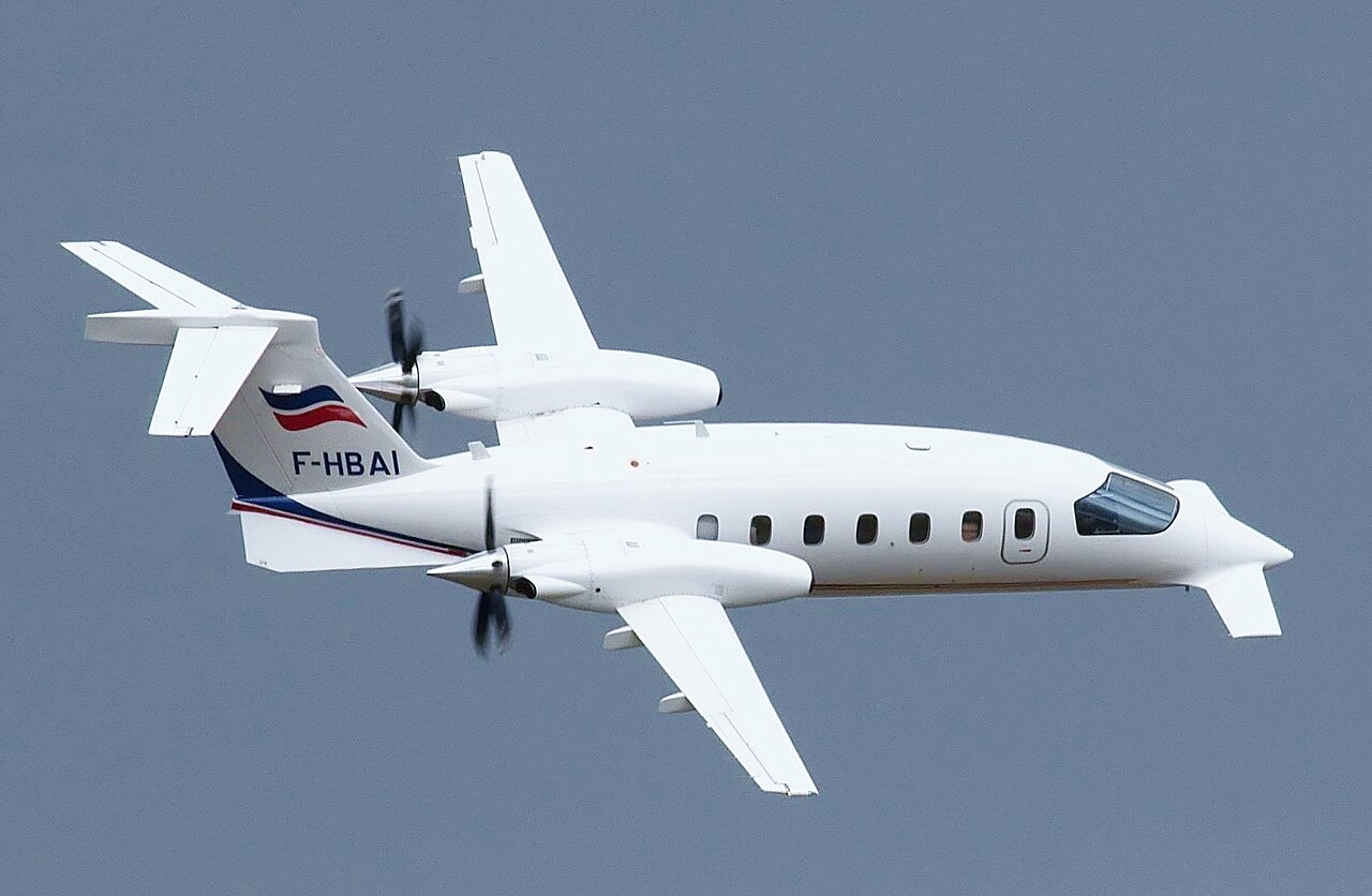 Piaggio P.180 Avanti aircraft photograph