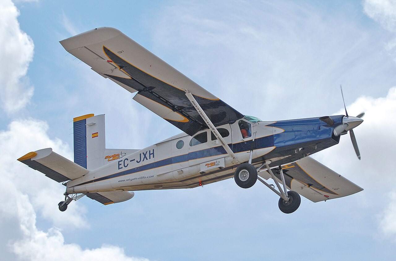 Pilatus PC-6 aircraft photograph