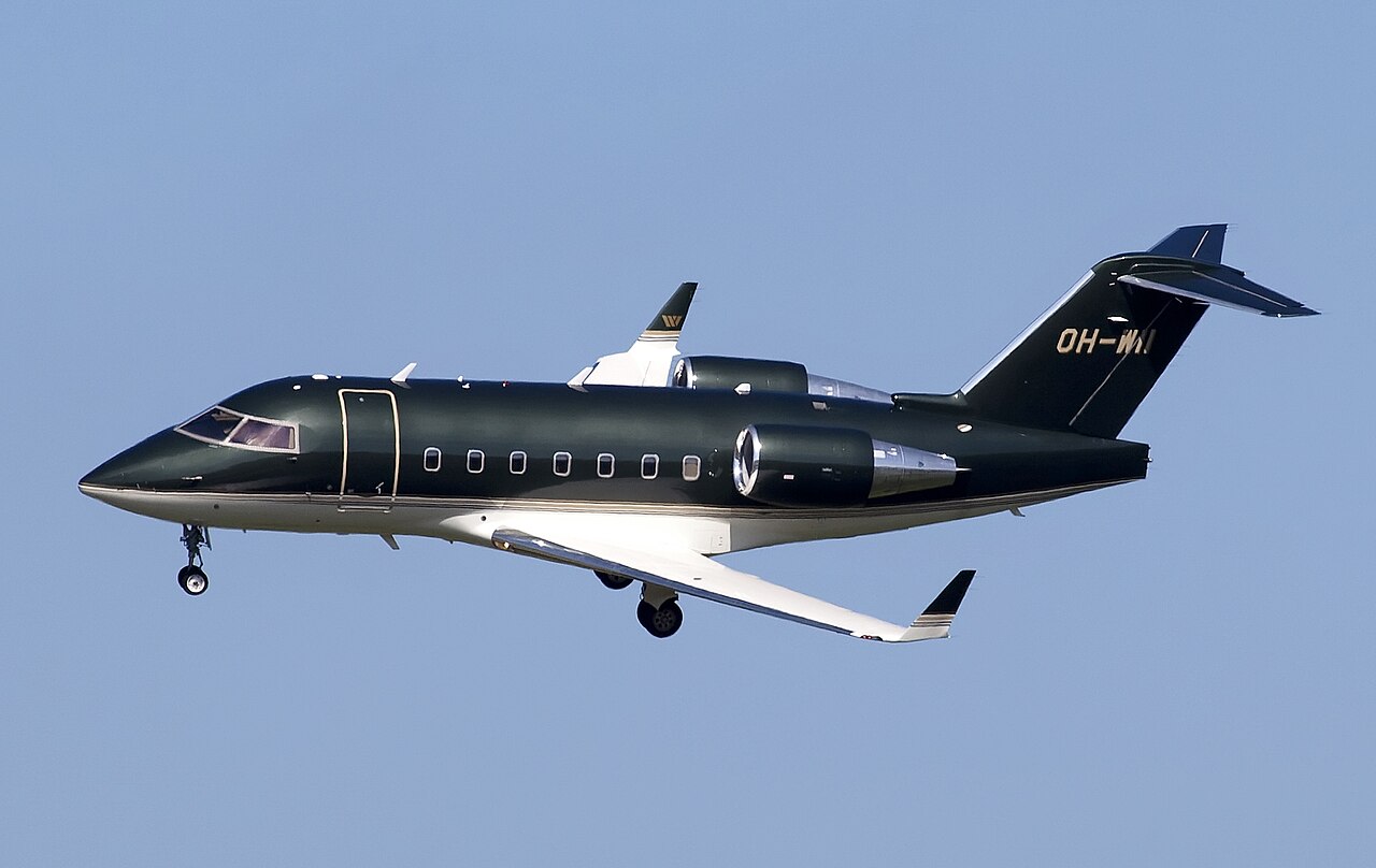 Bombardier Challenger 600 aircraft photograph