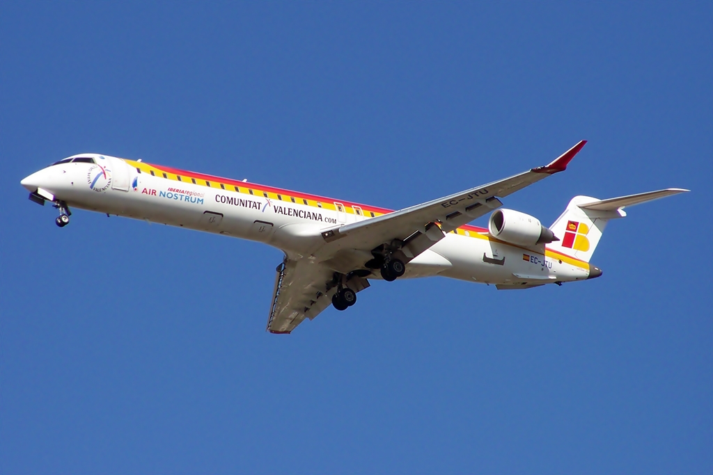 Bombardier CRJ700 series aircraft photograph