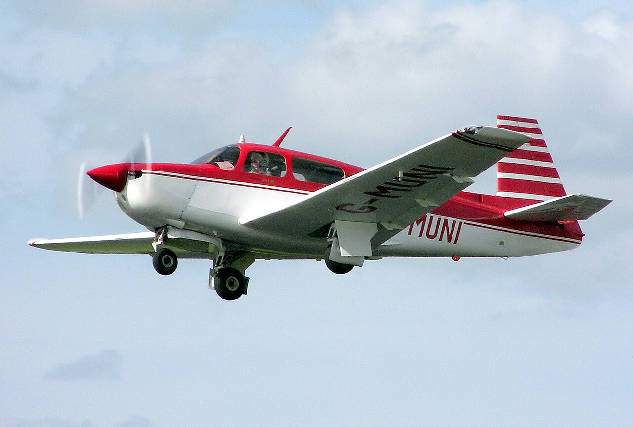 Mooney M20R Ovation aircraft photograph