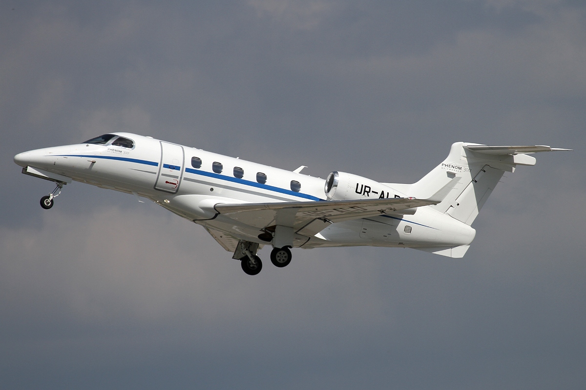Embraer Phenom 300E aircraft photograph