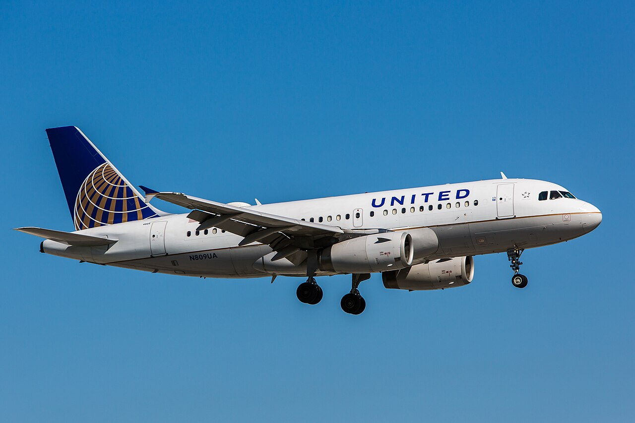 Airbus A319 aircraft photograph