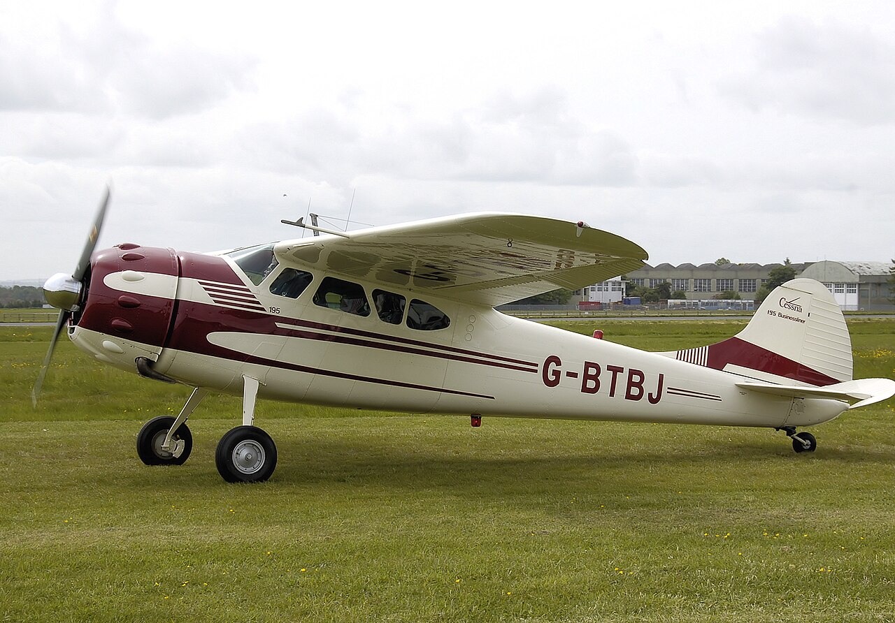 Cessna 195 aircraft photograph