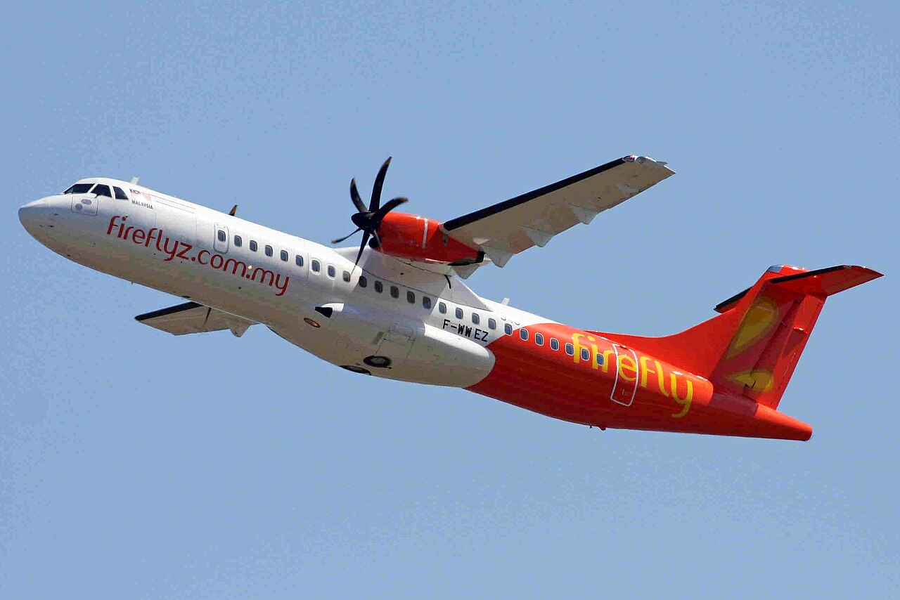 ATR 72 aircraft photograph