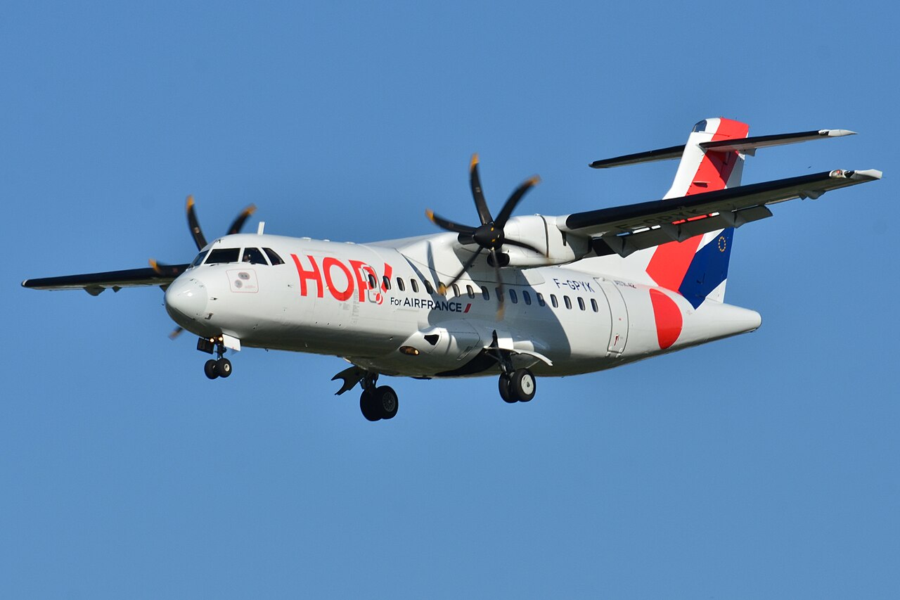 ATR 42-500 aircraft photograph