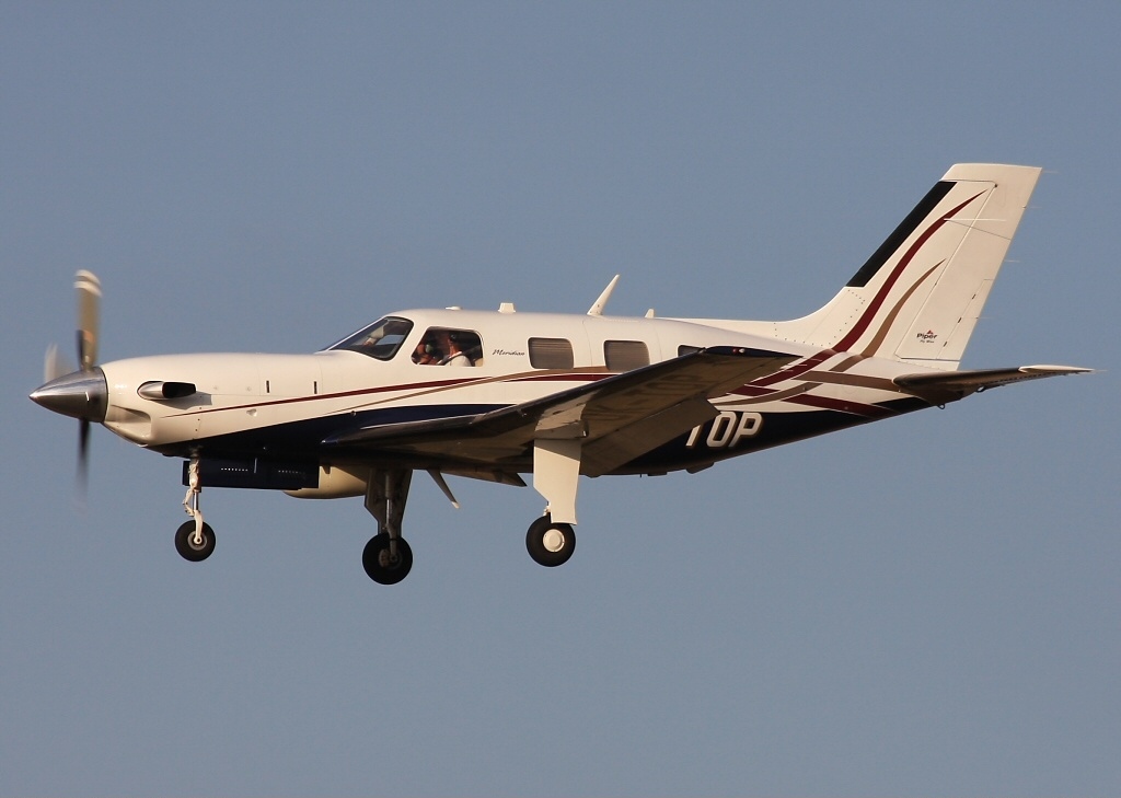 Piper PA-46 aircraft photograph